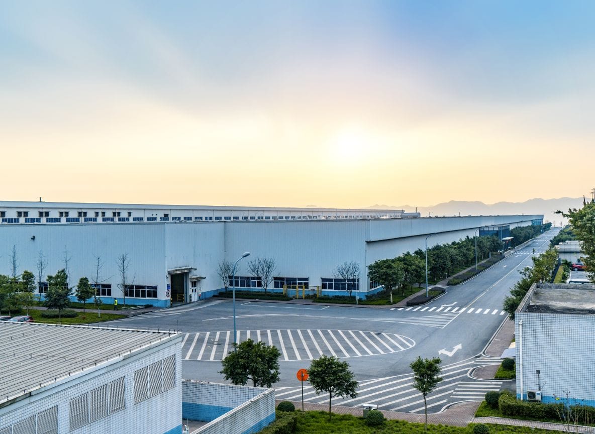 Hạ tầng xung quanh cần được đánh giá khi cải tạo nhà xưởng